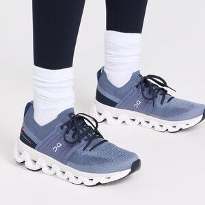 NEW Womens On Cloud Shoes, Size 9 - Retails $160